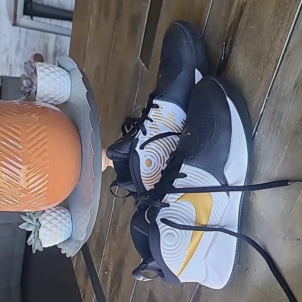 Kid's Nike basketball shoes
